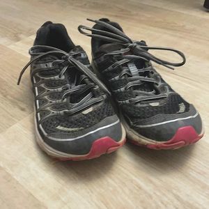 EUC Women’s size 7.5 US Merrell Brand Running Athletic Sneaker Shoes